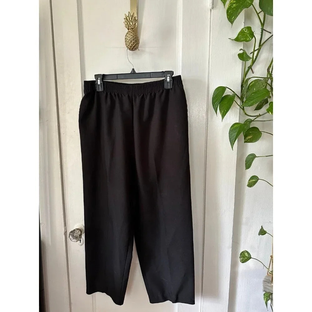 Women’s size large black vintage pants